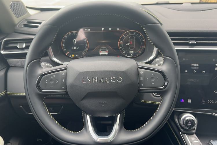 Used Lynk & Co 05 2020 2.0TD Two-Wheel Drive Zhaoyang Plus Steering Wheel
