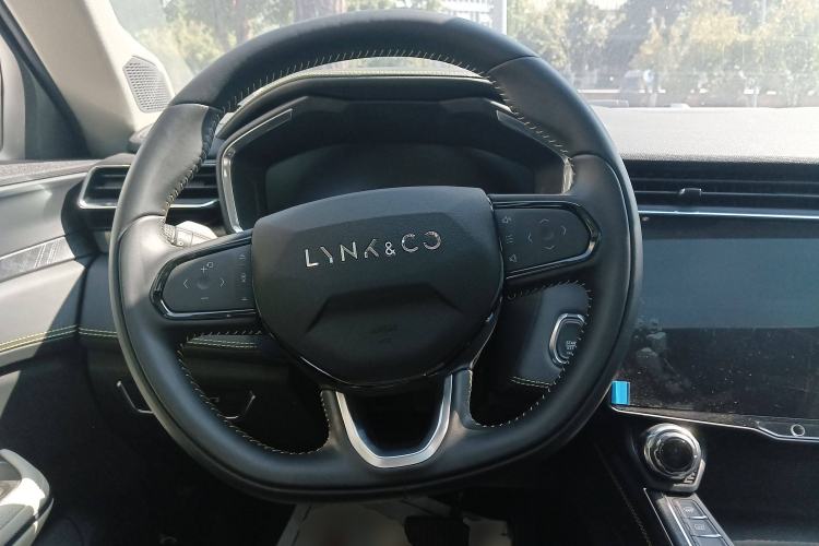 Used Lynk & Co 05 2020 2.0TD Two-Wheel Drive Zhaoyang Plus Steering Wheel