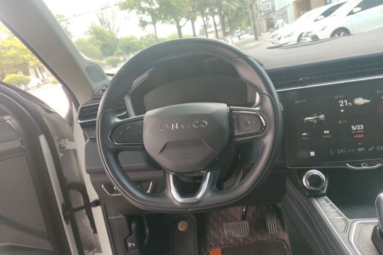 Used Lynk & Co 05 2020 2.0TD Two-Wheel Drive Shine Halo Steering Wheel