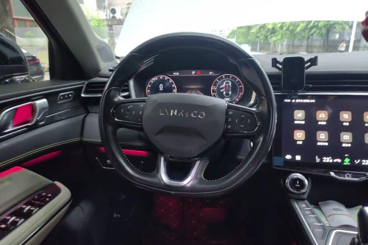 Used Lynk & Co 05 2020 2.0TD Two-Wheel Drive Shine Halo Steering Wheel