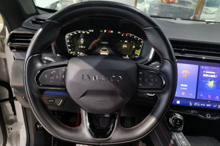 Used Lynk & Co 05 2020 2.0TD Four-Wheel Drive HypeHalo Steering Wheel