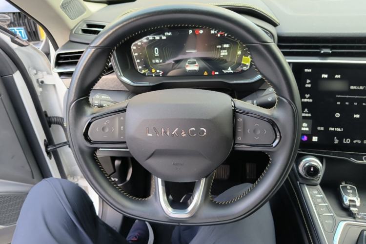 Used Lynk & Co 05 2020 2.0TD Two-Wheel Drive Shine Halo Steering Wheel