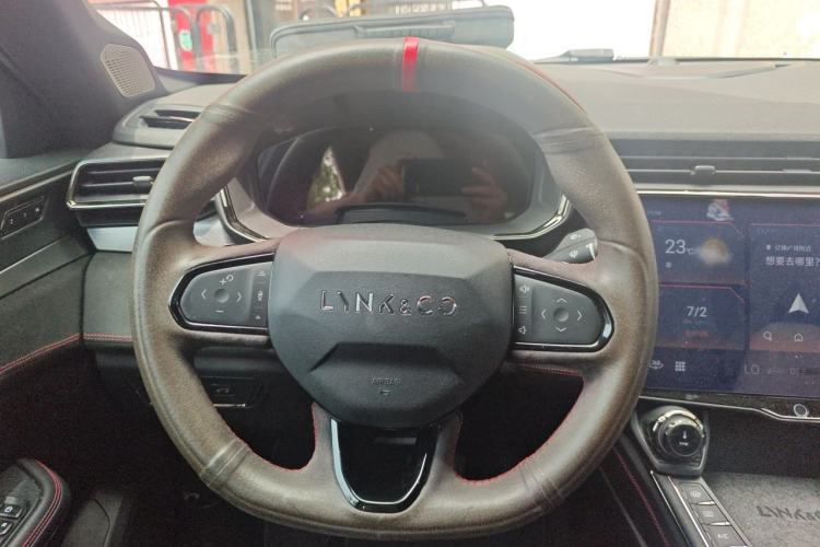 Used Lynk & Co 05 2020 2.0TD Four-Wheel Drive HypeHalo Steering Wheel