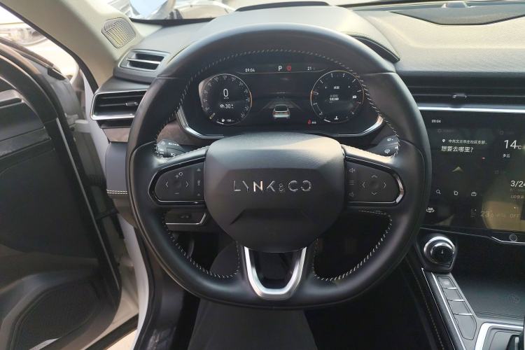 Used Lynk & Co 05 2020 2.0TD Two-Wheel Drive Shine Halo Steering Wheel