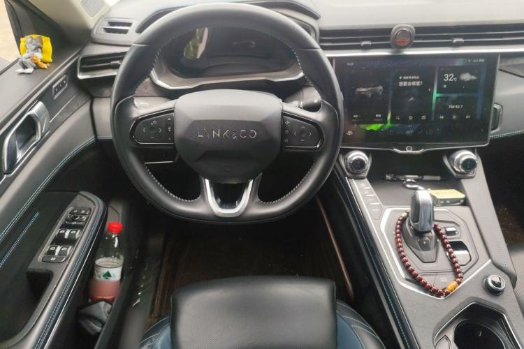 Used Lynk & Co 05 2020 2.0TD Two-Wheel Drive Shine Halo Steering Wheel