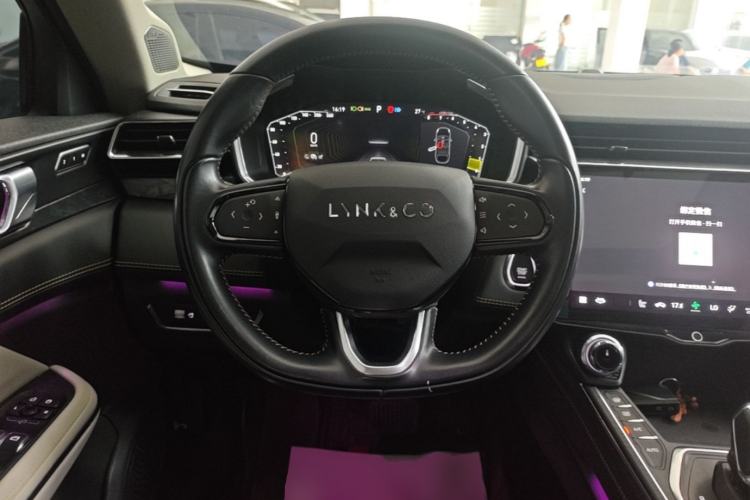 Used Lynk & Co 05 2020 2.0TD Two-Wheel Drive Shine Halo Steering Wheel