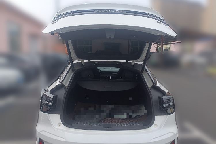 Used Lynk & Co 05 2020 2.0TD Four-Wheel Drive HypeHalo Trunk