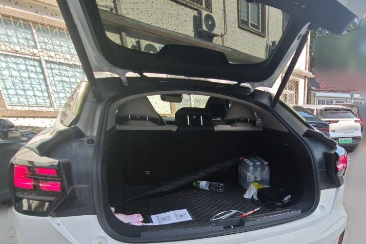 Used Lynk & Co 05 2020 2.0TD Two-Wheel Drive Zhaoyang Plus Trunk