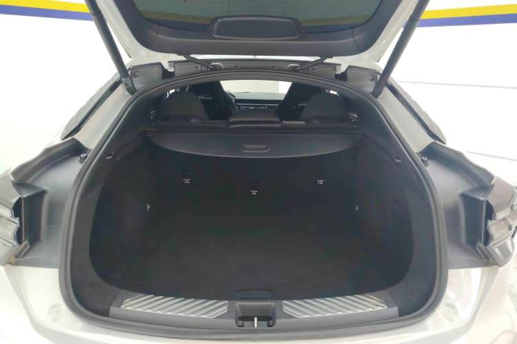 Used Lynk & Co 05 2020 2.0TD Four-Wheel Drive HypeHalo Trunk