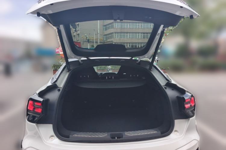 Used Lynk & Co 05 2020 2.0TD Four-Wheel Drive HypeHalo Trunk