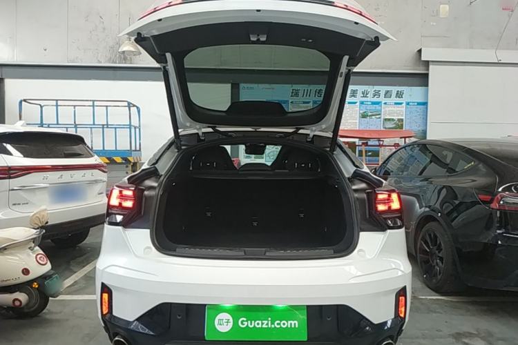 Used Lynk & Co 05 2020 2.0TD Four-Wheel Drive HypeHalo Trunk