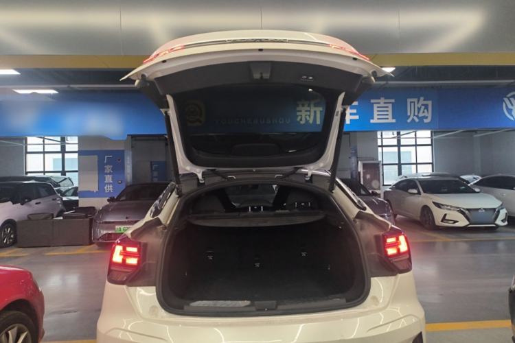 Used Lynk & Co 05 2020 2.0TD Four-Wheel Drive HypeHalo Trunk