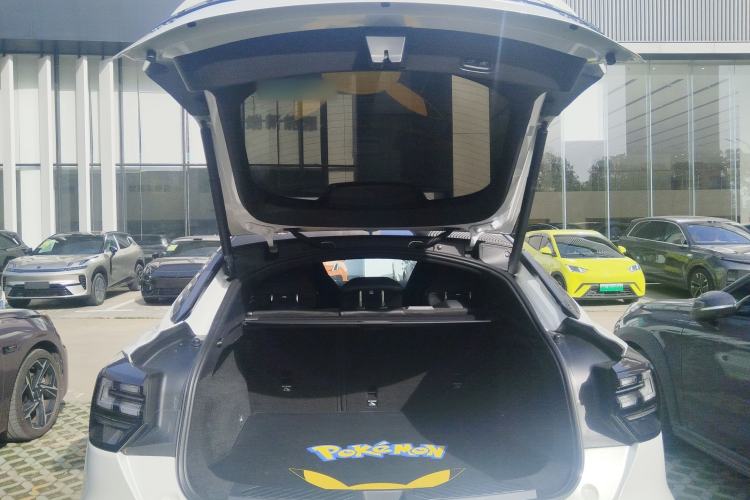 Used Lynk & Co 05 2020 2.0TD Four-Wheel Drive HypeHalo Trunk