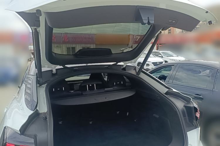 Used Lynk & Co 05 2020 2.0TD Four-Wheel Drive HypeHalo Trunk