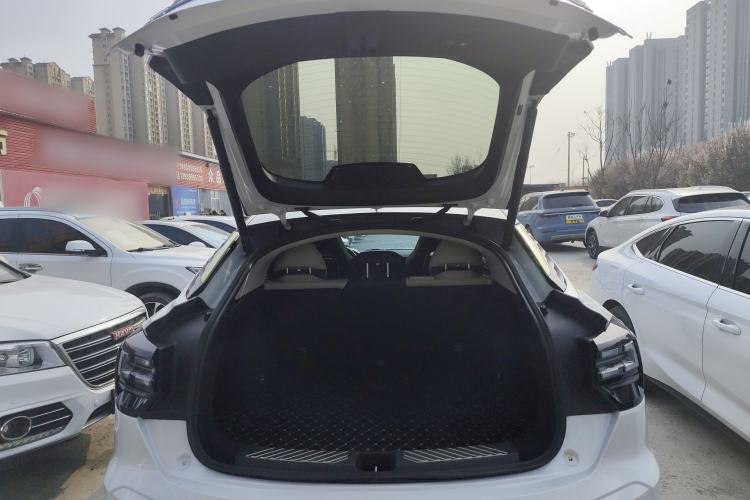 Used Lynk & Co 05 2020 2.0TD Two-Wheel Drive Shine Halo Trunk