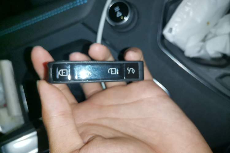 Used Lynk & Co 05 2020 2.0TD Two-Wheel Drive Shine Halo Vehicle Key