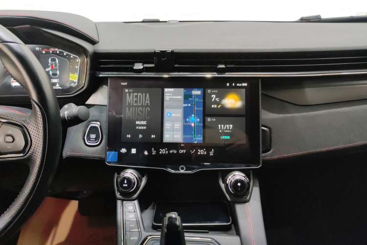 Used Lynk & Co 05 2022 2.0TD Four-Wheel Drive Dynamic Halo Audio And AC Panel