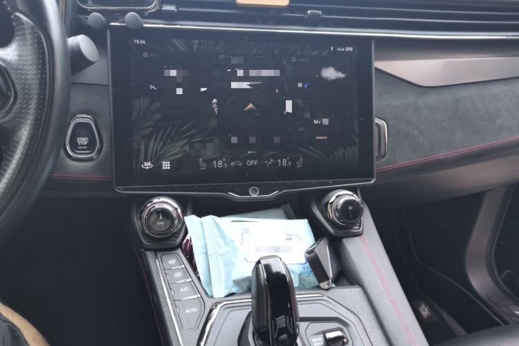 Used Lynk & Co 05 2022 2.0TD Four-Wheel Drive Dynamic Halo Audio And AC Panel