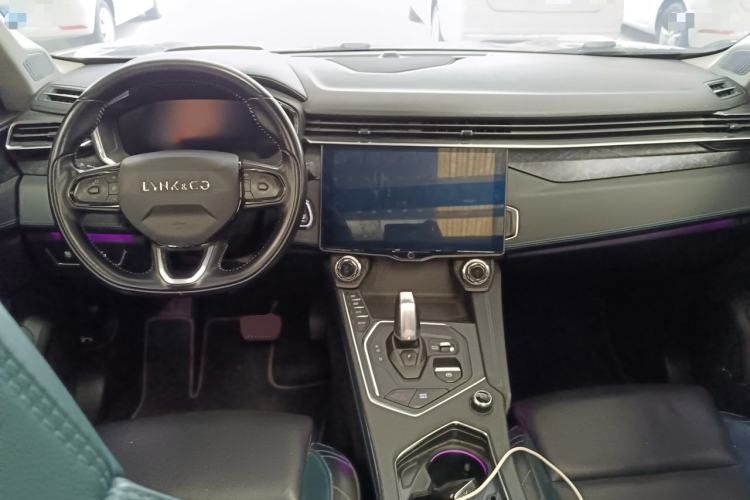 Used Lynk & Co 05 2022 2.0T Two-Wheel Drive Shine Halo Center Console
