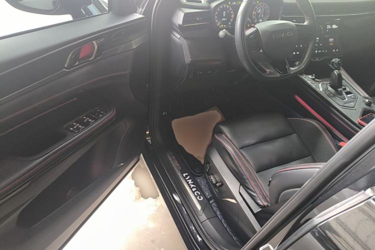 Used Lynk & Co 05 2022 2.0TD Four-Wheel Drive Dynamic Halo Driver Seat