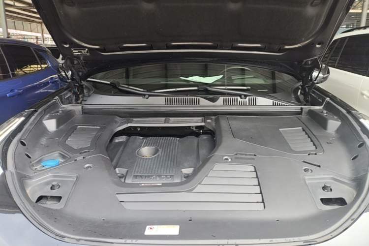 Used Lynk & Co 05 2022 2.0TD Four-Wheel Drive Dynamic Halo Engine Bay