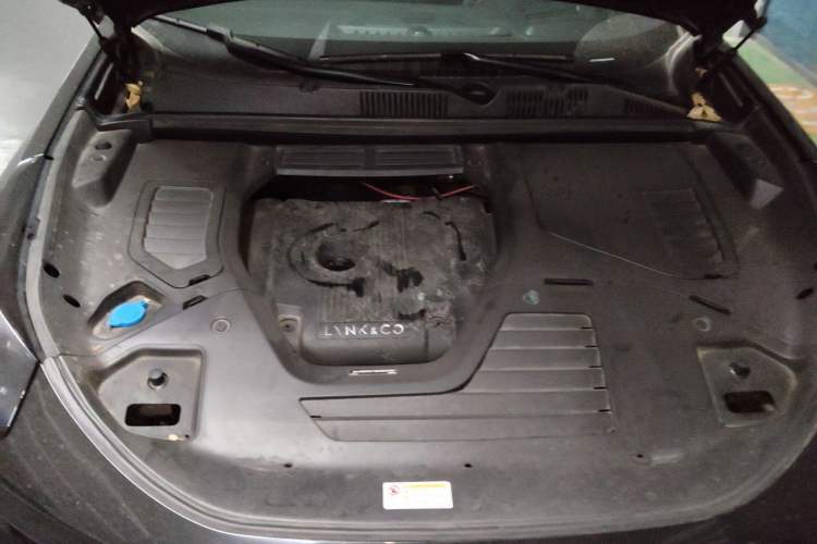 Used Lynk & Co 05 2022 2.0TD Four-Wheel Drive Dynamic Halo Engine Bay