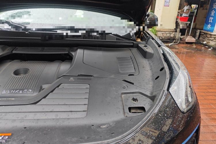 Used Lynk & Co 05 2022 2.0T Two-Wheel Drive Shine Halo Engine Bay Left