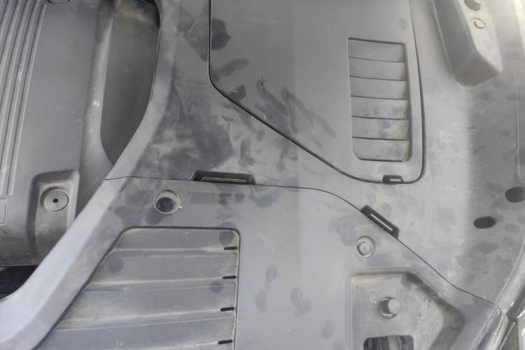 Used Lynk & Co 05 2022 2.0TD Four-Wheel Drive Dynamic Halo Engine Bay Left