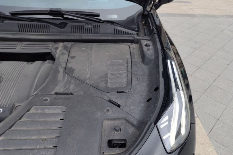 Used Lynk & Co 05 2022 2.0TD Four-Wheel Drive Dynamic Halo Engine Bay Left