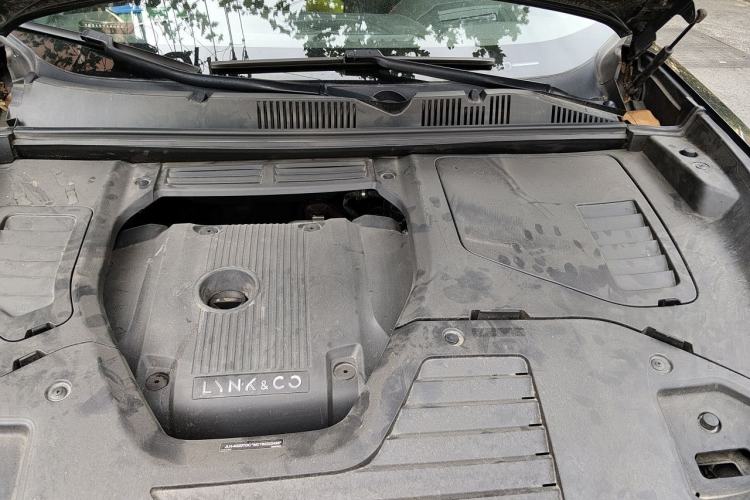 Used Lynk & Co 05 2022 2.0TD Four-Wheel Drive Dynamic Halo Engine Bay