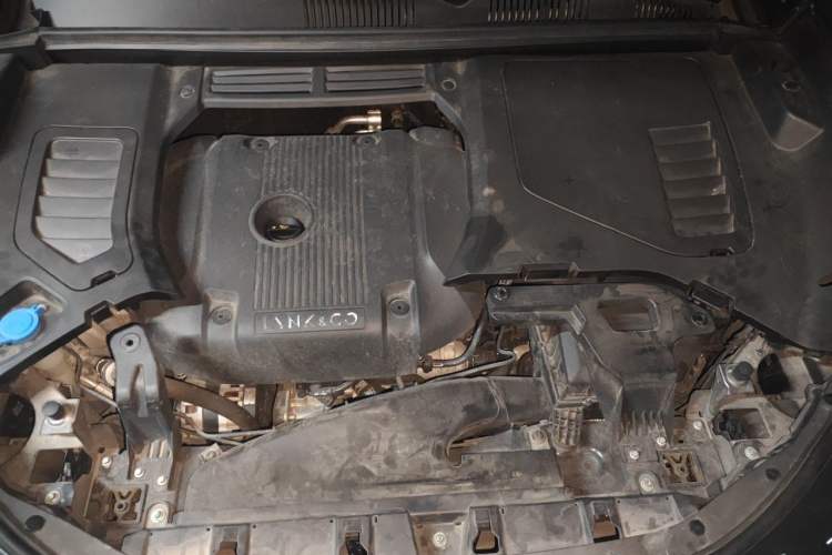 Used Lynk & Co 05 2022 2.0TD Four-Wheel Drive Dynamic Halo Engine Bay