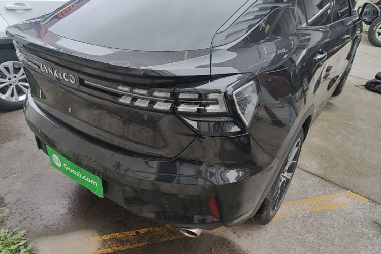 Used Lynk & Co 05 2022 2.0T Two-Wheel Drive Shine Halo Exterior 3