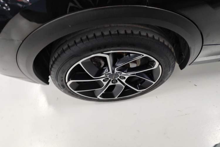 Used Lynk & Co 05 2022 2.0T Two-Wheel Drive Shine Halo Exterior 5