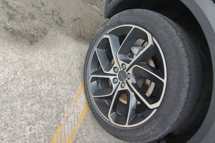 Used Lynk & Co 05 2022 2.0T Two-Wheel Drive Shine Halo Exterior 5