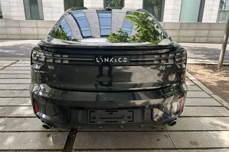 Used Lynk & Co 05 2022 2.0TD Four-Wheel Drive Dynamic Halo Exterior 8