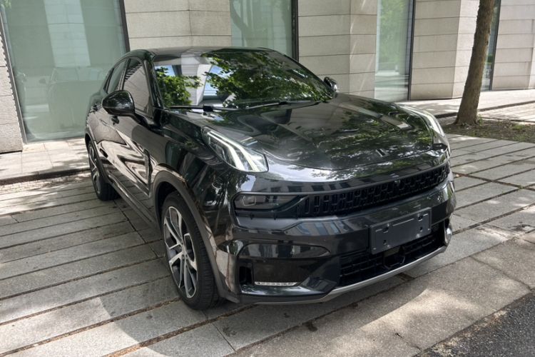 Used Lynk & Co 05 2022 2.0TD Four-Wheel Drive Dynamic Halo Exterior 9