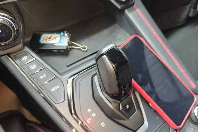 Used Lynk & Co 05 2022 2.0TD Four-Wheel Drive Dynamic Halo Gear Lever