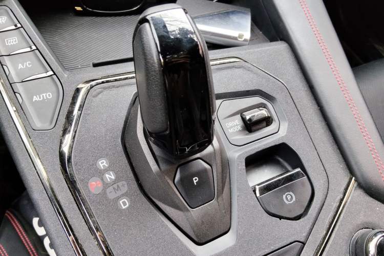 Used Lynk & Co 05 2022 2.0TD Four-Wheel Drive Dynamic Halo Gear Lever