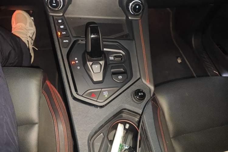 Used Lynk & Co 05 2022 2.0TD Four-Wheel Drive Dynamic Halo Gear Lever