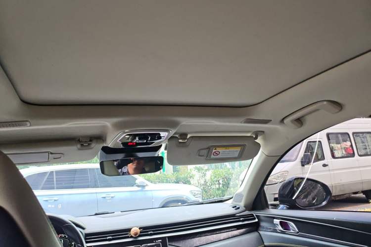 Used Lynk & Co 05 2022 2.0T Two-Wheel Drive Shine Halo Headliner