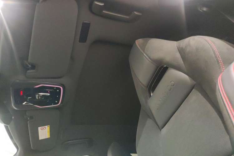 Used Lynk & Co 05 2022 2.0TD Four-Wheel Drive Dynamic Halo Headliner