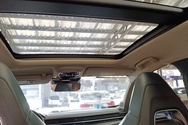 Used Lynk & Co 05 2022 2.0T Two-Wheel Drive Shine Halo Headliner