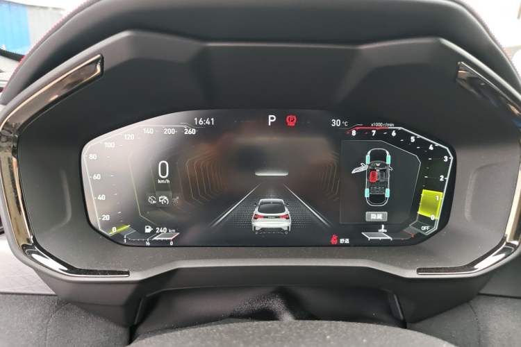 Used Lynk & Co 05 2022 2.0TD Four-Wheel Drive Dynamic Halo Instrument Cluster