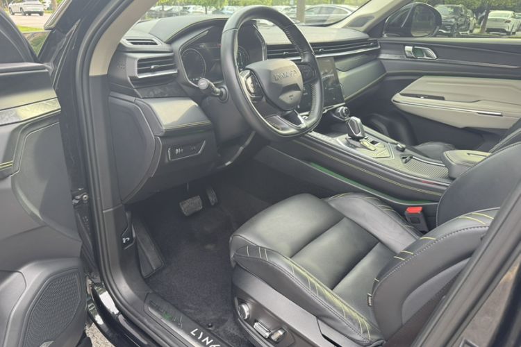 Used Lynk & Co 05 2022 2.0T Two-Wheel Drive Shine Halo Interior 3