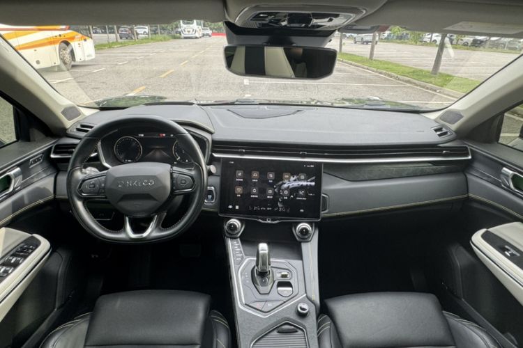 Used Lynk & Co 05 2022 2.0T Two-Wheel Drive Shine Halo Interior 4