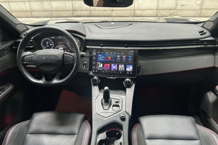 Used Lynk & Co 05 2022 2.0TD Four-Wheel Drive Dynamic Halo Interior 5