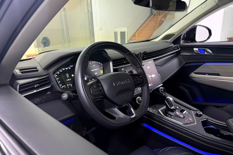 Used Lynk & Co 05 2022 2.0T Two-Wheel Drive Shine Halo Interior 7