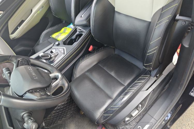 Used Lynk & Co 05 2022 2.0T Two-Wheel Drive Shine Halo Left Front Seat