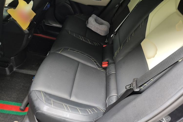 Used Lynk & Co 05 2022 2.0T Two-Wheel Drive Shine Halo Left Rear Seat
