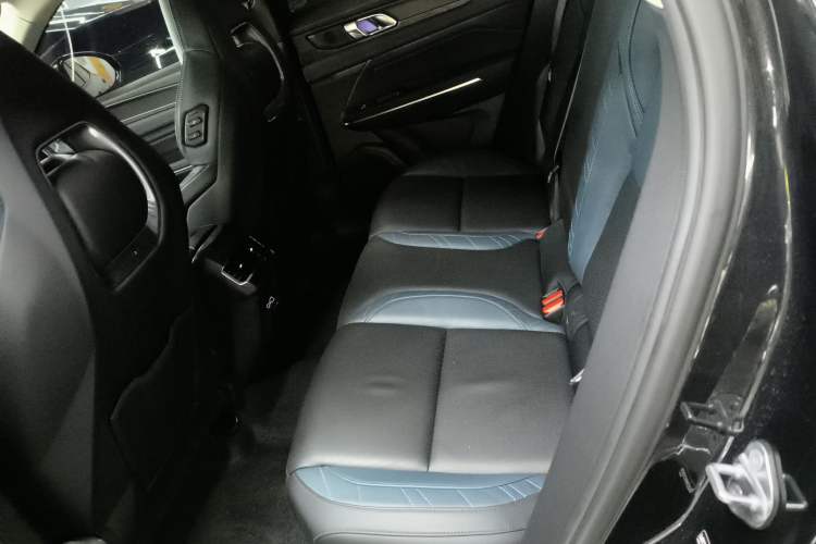 Used Lynk & Co 05 2022 2.0T Two-Wheel Drive Shine Halo Left Rear Seat